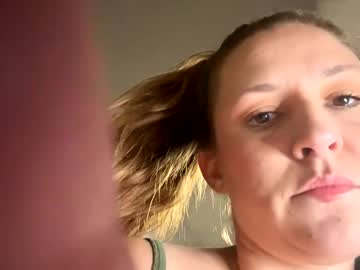 couple Japanese, European And American Sex Cam Girls with theonlypeachxxx