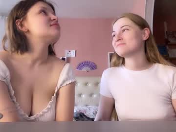 couple Japanese, European And American Sex Cam Girls with angry_girl