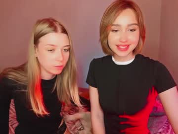 couple Japanese, European And American Sex Cam Girls with cherrycherryladies