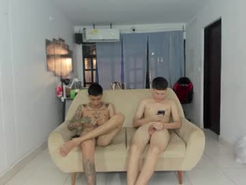 couple Japanese, European And American Sex Cam Girls with krissell_ggh