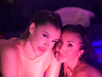 couple Japanese, European And American Sex Cam Girls with zenydaxbelle