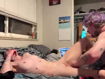 couple Japanese, European And American Sex Cam Girls with ravenxbeastie