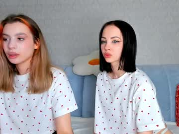 couple Japanese, European And American Sex Cam Girls with misseliss