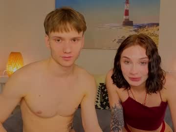 couple Japanese, European And American Sex Cam Girls with lilpupsonish