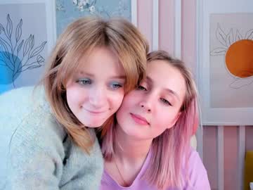 couple Japanese, European And American Sex Cam Girls with lila_bun