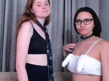 couple Japanese, European And American Sex Cam Girls with earleneclarkston