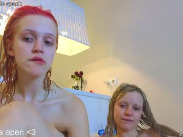 couple Japanese, European And American Sex Cam Girls with artemisa_meows